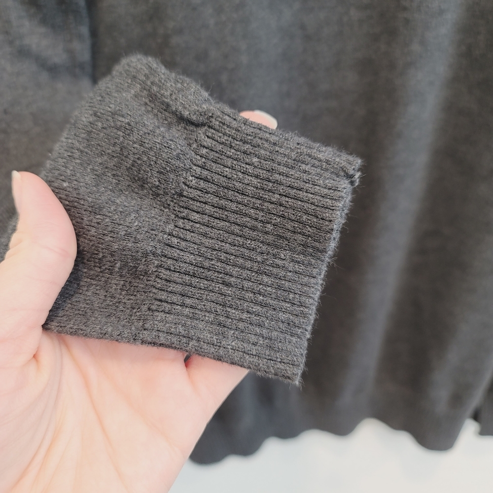💕 Liz Lange for Target Gray Maternity Sweater Sze XS - Picture 12 of 16